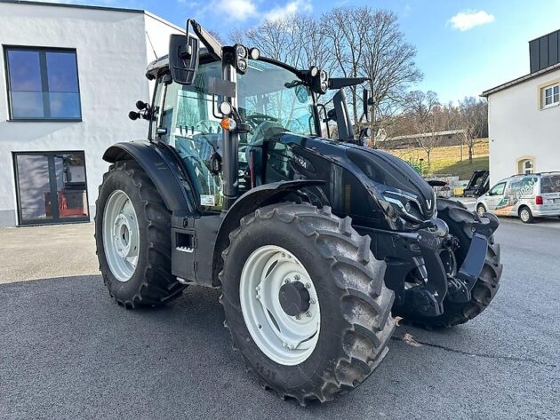 Traktor Valtra G135A 1B9 – Bild 2
