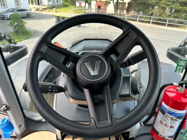 Traktor Valtra N175A 2B1 – Bild 11