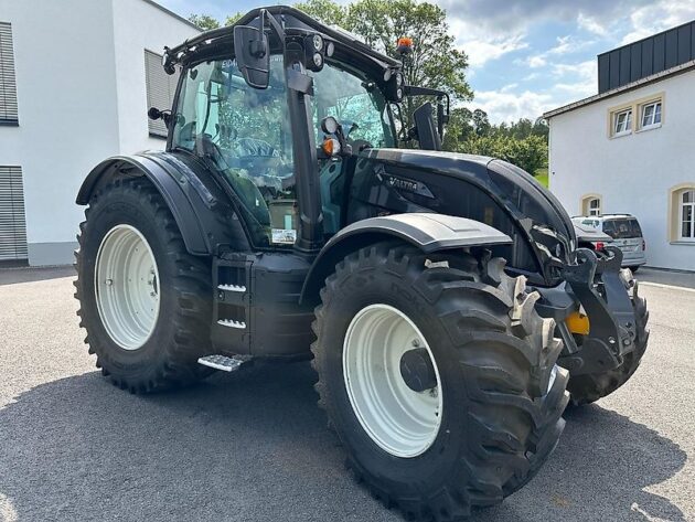 Traktor Valtra N175A 2B1 – Bild 2