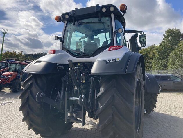 Traktor Valtra T195D mit Vollausstattung – Bild 8