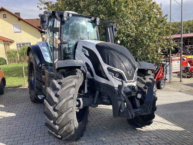 Traktor Valtra T195D mit Vollausstattung – Bild 17