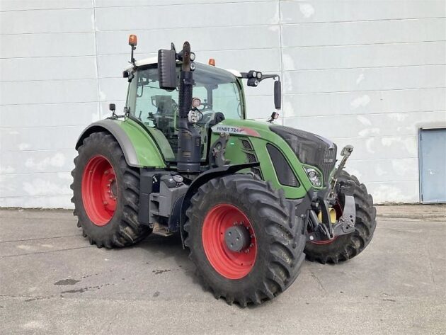 Traktor Fendt 724 VARIO S4 PROFI PLUS